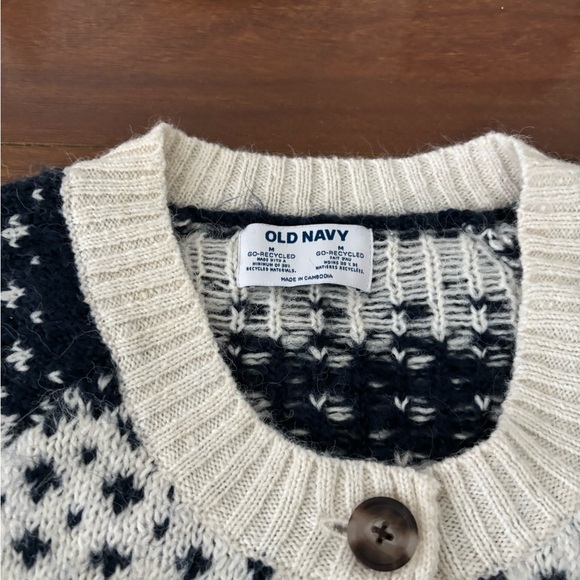 Old Navy holidayy sweater - Picture 4 of 5